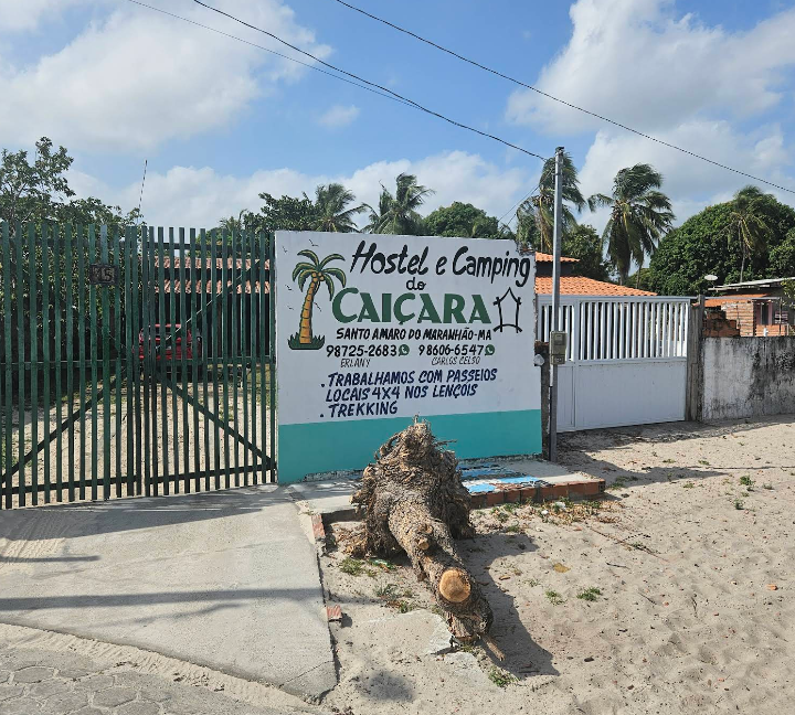Entrada do Hostel e Camping do Caiçara